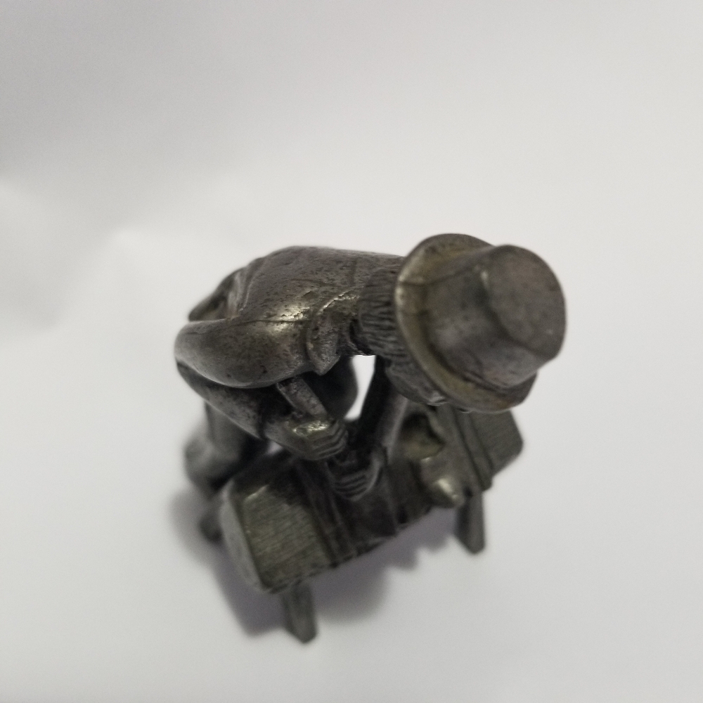 Vintage Daalderop Pewter Dutch Shoe Cobbler Figurine - Picture 9 of 10
